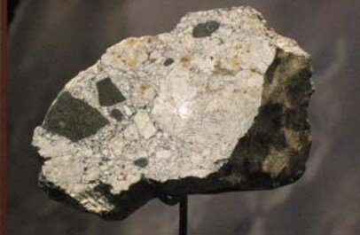 Метеорит Cumberland Falls из группы Аubrite