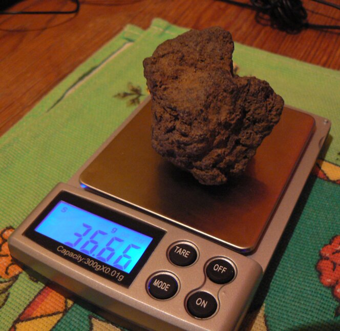 Метеорит найденный в реке Исети в районе г. Катайска 